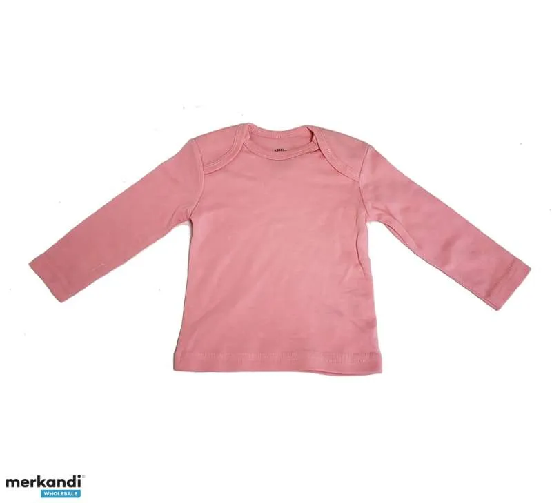 Varias camisetas de bebé y camisetas de manga larga de Code