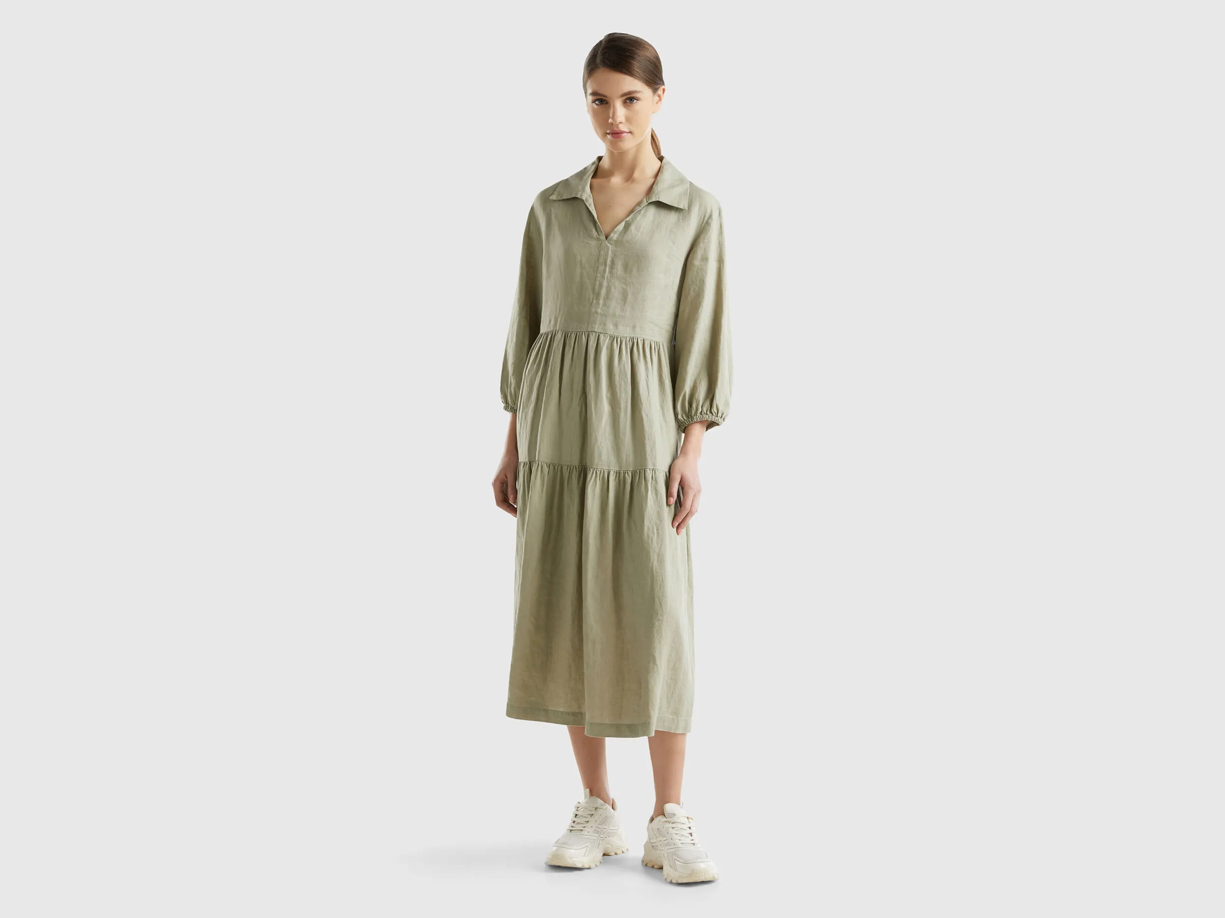 Vestido con volantes de lino puro
