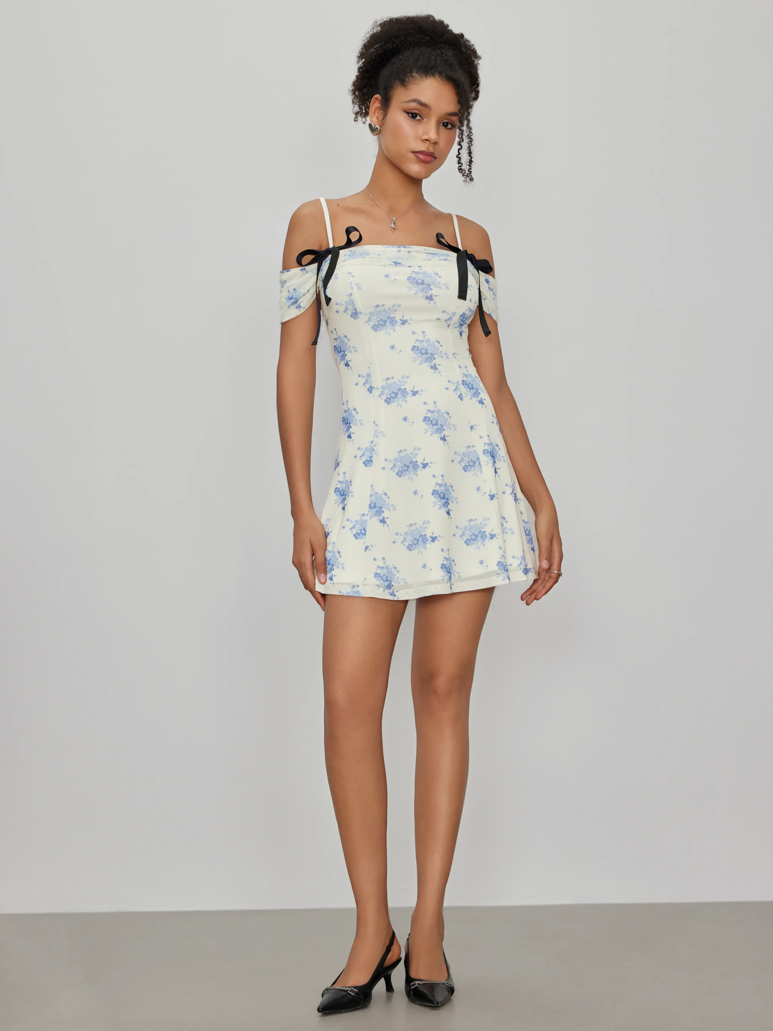 Vestido Mini Floral con Lazo Extraíble y Hombros Descubiertos para Vacaciones en la Playa de Santorini