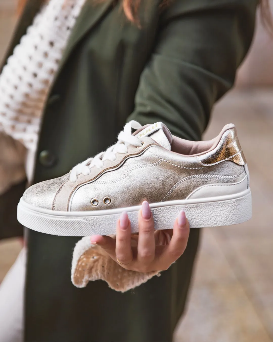 ZAPATILLAS DE MUJER EN BEIGE CON CORDONES  FALLON