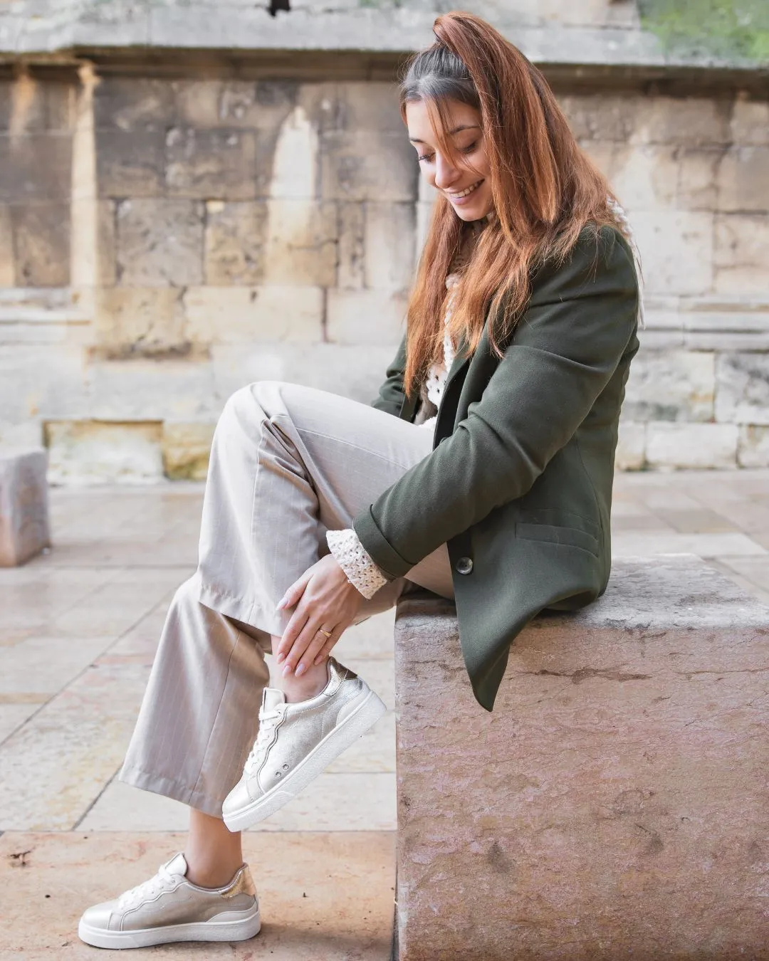 ZAPATILLAS DE MUJER EN BEIGE CON CORDONES  FALLON