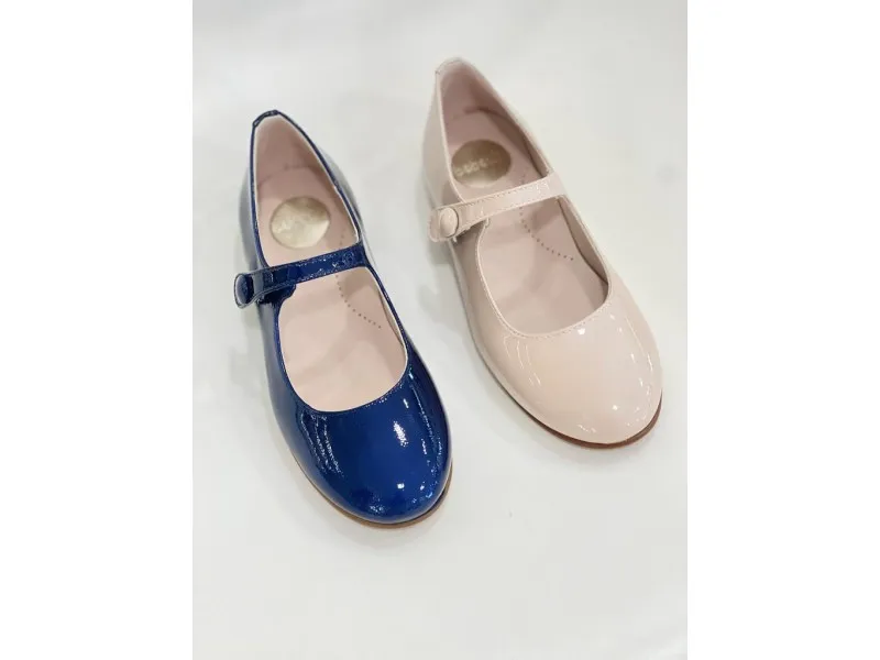 ZAPATITO MERCEDES EN CHAROL VALERIA EN COLOR AZUL O NUDE
