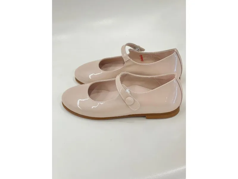 ZAPATITO MERCEDES EN CHAROL VALERIA EN COLOR AZUL O NUDE