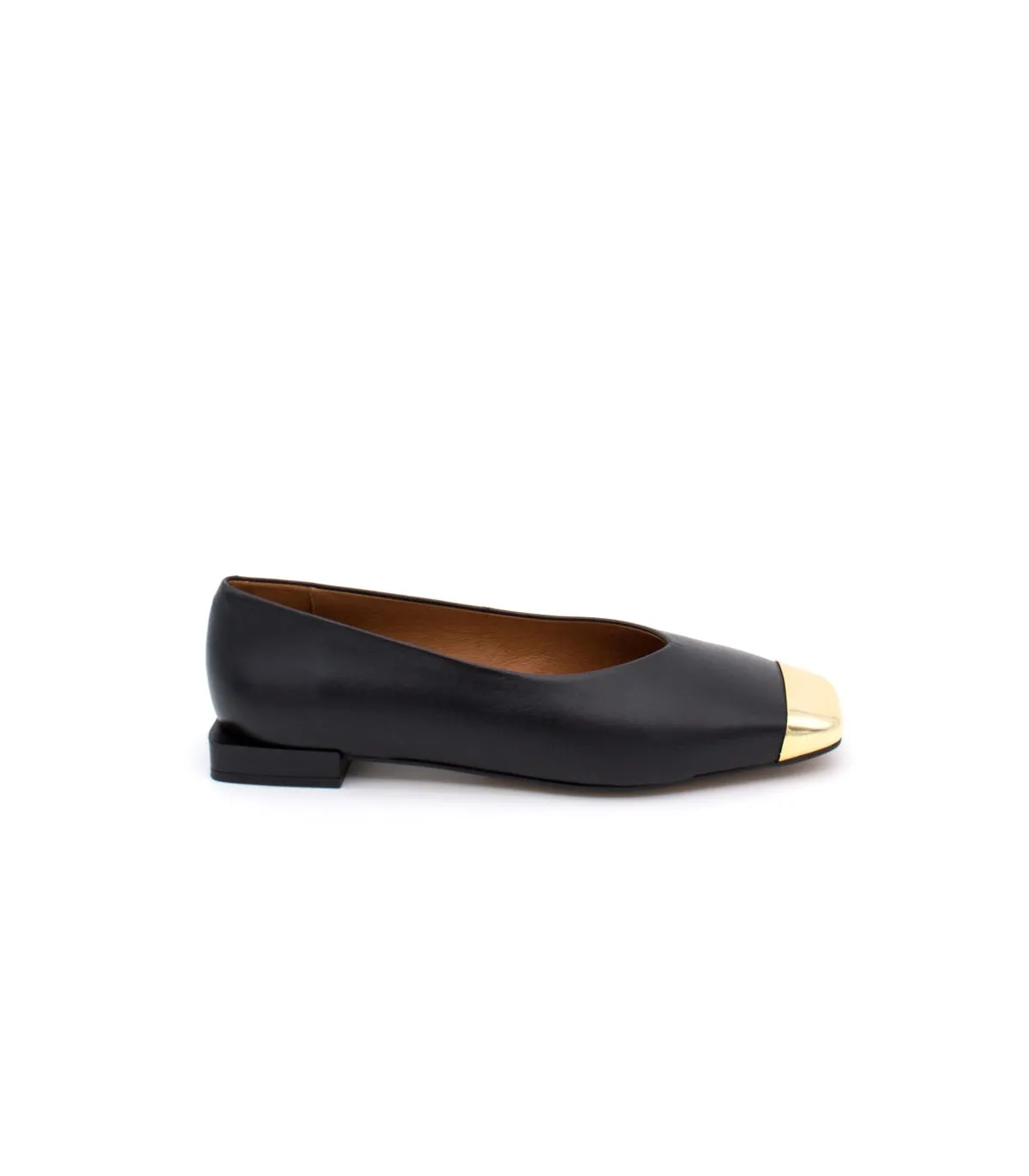 Zapato corte salón y puntera metalizada en negro de mujer