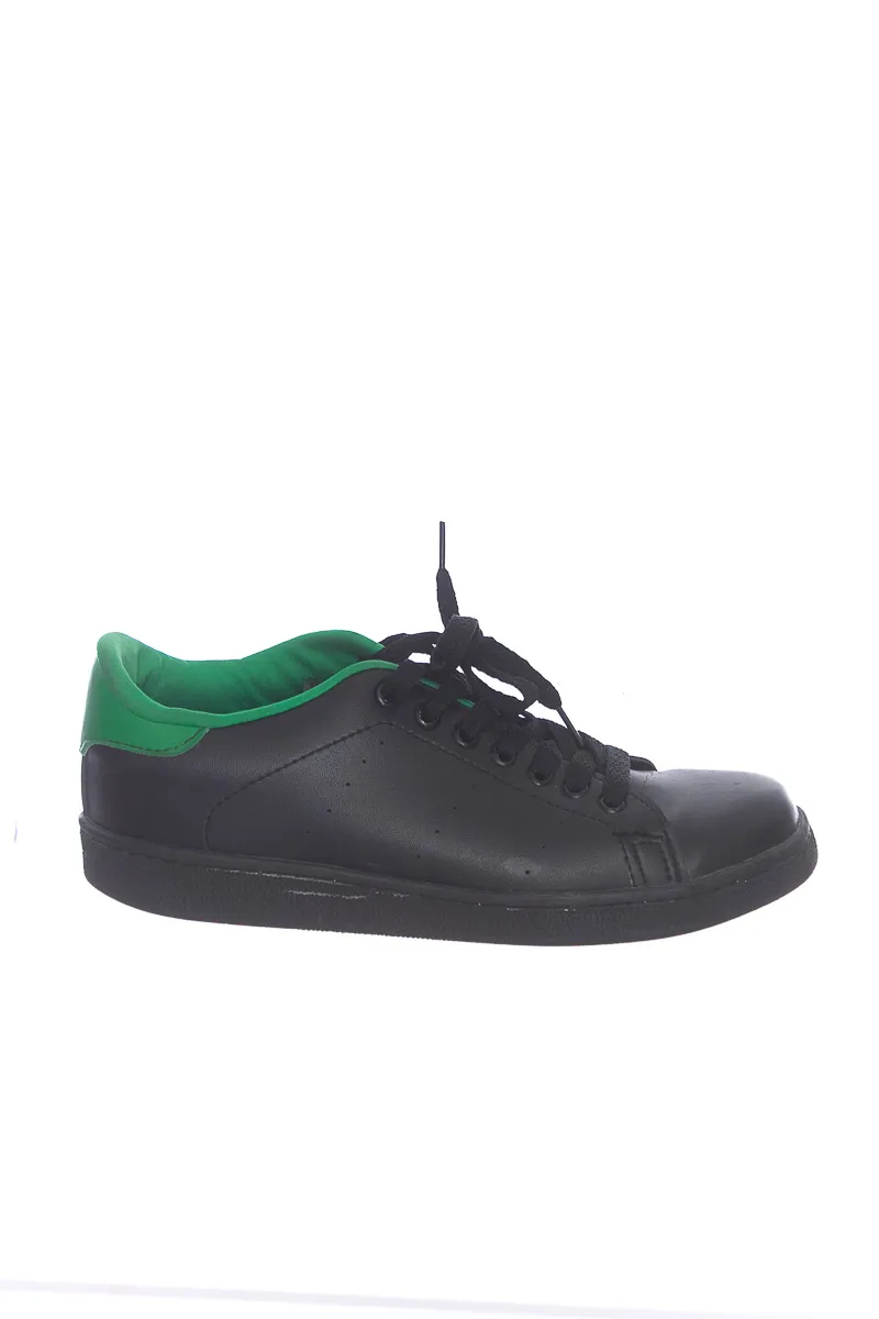 ZAPATOS COLOR NEGRO  CLOSEANDO