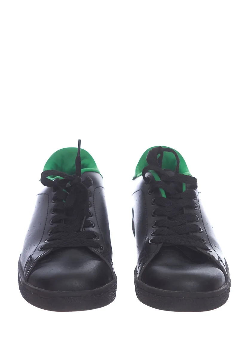 ZAPATOS COLOR NEGRO  CLOSEANDO