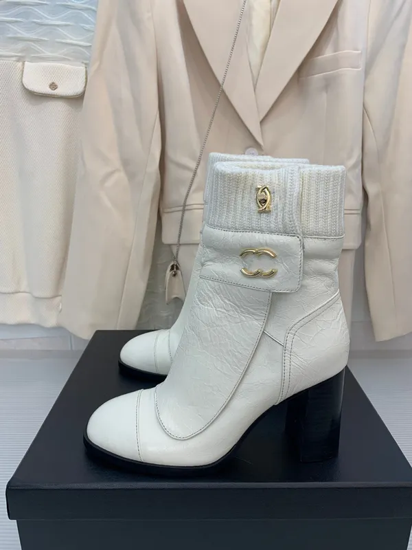 Zapatos de alta calidad para mujeres botas de cuero genuinas tacones altos botines de tobillo hebilla de otoño diseñador de otoñ